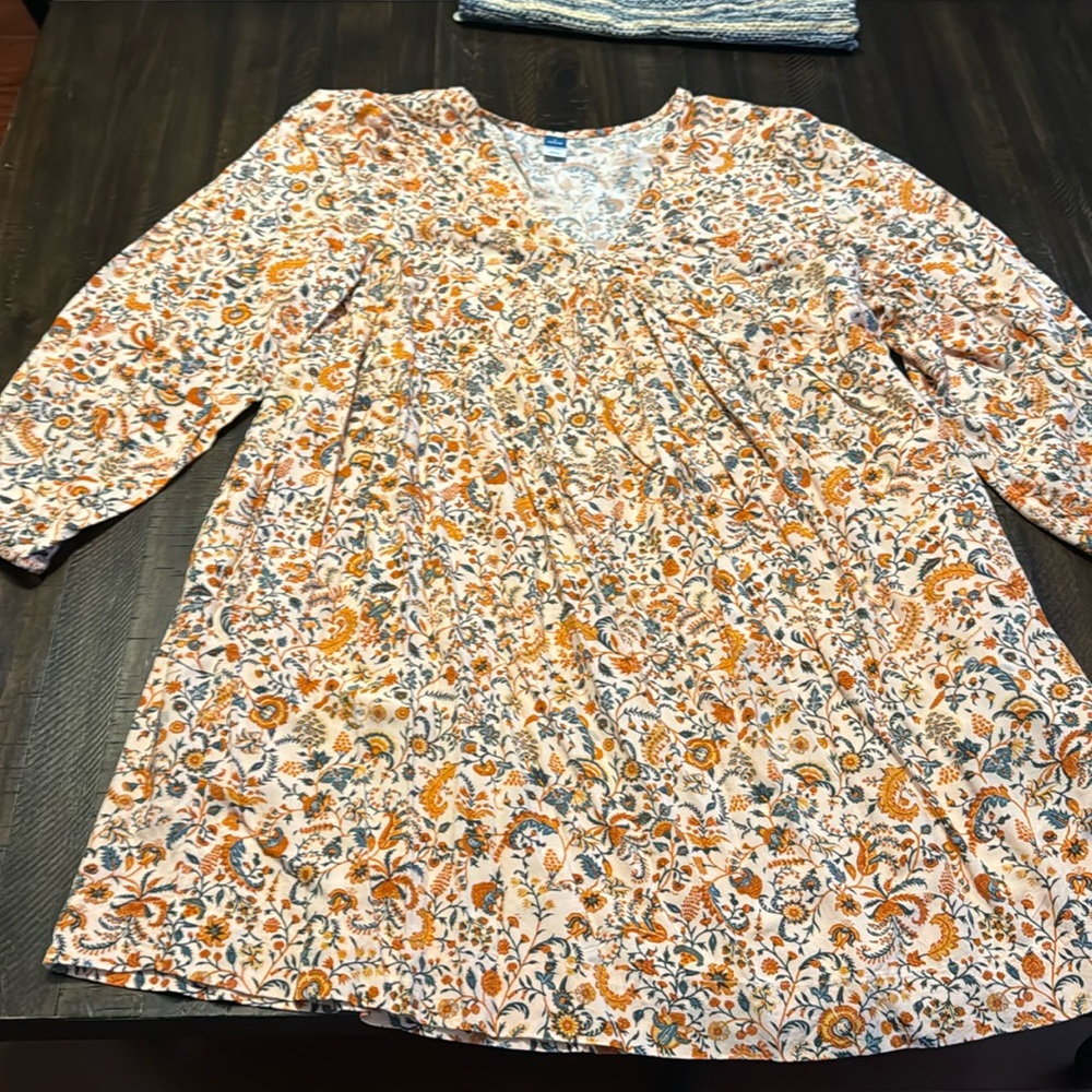 Old Navy Peach Floral  Long Sleeve V-Neck Dress with Pockets in Size PL